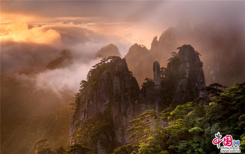 远离酷暑拥抱夏日黄山 享受清凉舒爽（组图）