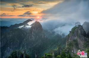 远离酷暑拥抱夏日黄山 享受清凉舒爽（组图）